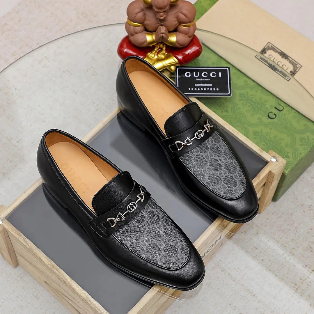 Men's men's shoes 💰420 🆘【GUCCI】Gucci ·🐂里· Hot-selling pea shoes top brand luxury, top quality, the latest fashion pea shoes. The upper is made of original first-layer cowhide. (Full first-layer water-dyed 🐂 leather·inner). The original stylish and stylish soft rubber wear-resistant and non-slip outsole is light and comfortable on the foot, available in 3 colors! Matching code: 38 / 45